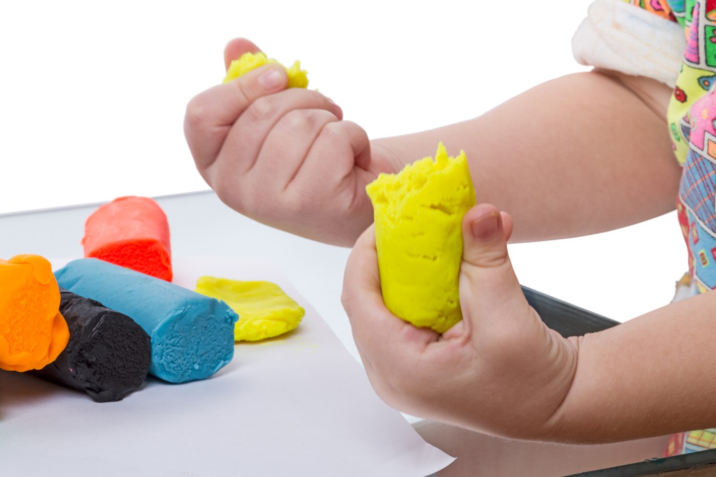 Lipdymas iš plastilino ar sūrios tešlos stiprina pirštus